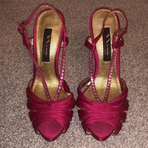 Barbie Fuschia/hot pink rhinestone heels size 6 💖💎